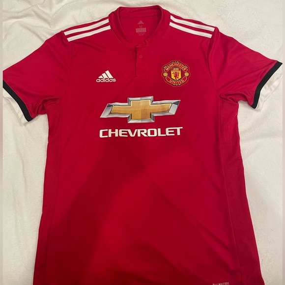 Manchester United jersey - Picture 2 of 2